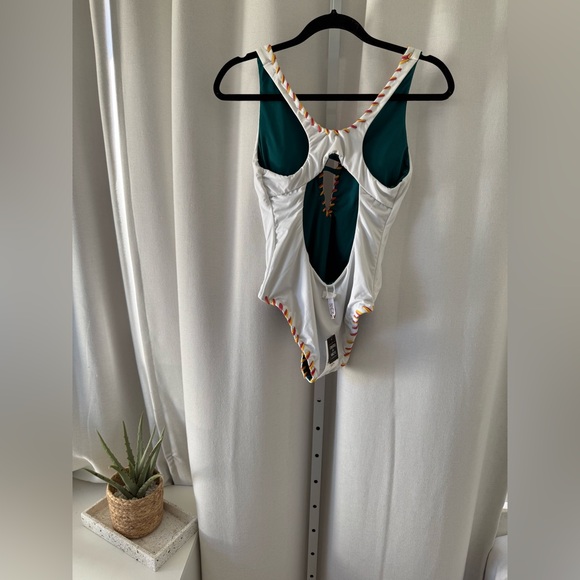 BECCA Sz S & M reversible stitch plunge 1 piece NO OFFERS CONSIDERED - Picture 6 of 11